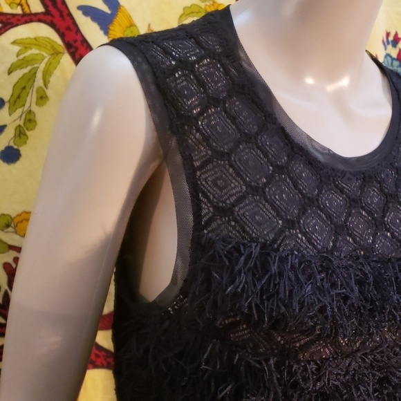 BCBG MAXAZRIA fringe knit sleeveless blouse small - Picture 7 of 8